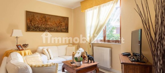 2 bedrooms Villa in Bollate, Italy No. 16842 6