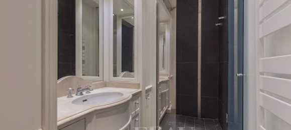 3 bedrooms Apartment in Paris, France No. 189321 15