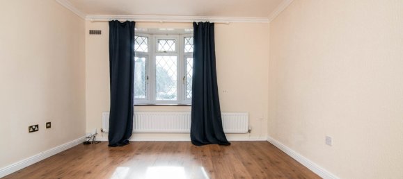 3 Schlafzimmer Haus in Dudley, United Kingdom, Nr. 2066 3