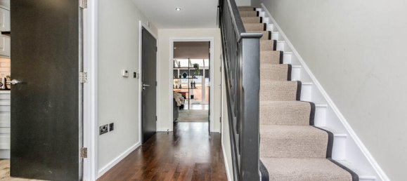 4 bedrooms Townhouse in Gravesend, United Kingdom No. 10571 3