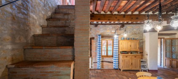 4 bedrooms House in Lucca, Italy No. 234576 5