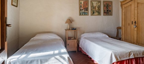 4 bedrooms House in Lucca, Italy No. 234576 26