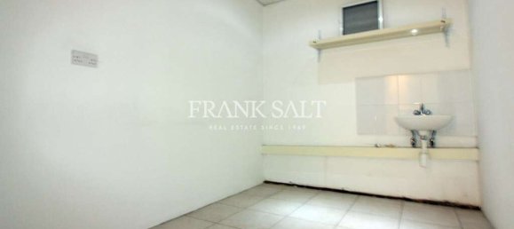 40m² Shop in Zurrieq, Malta No. 13044 3