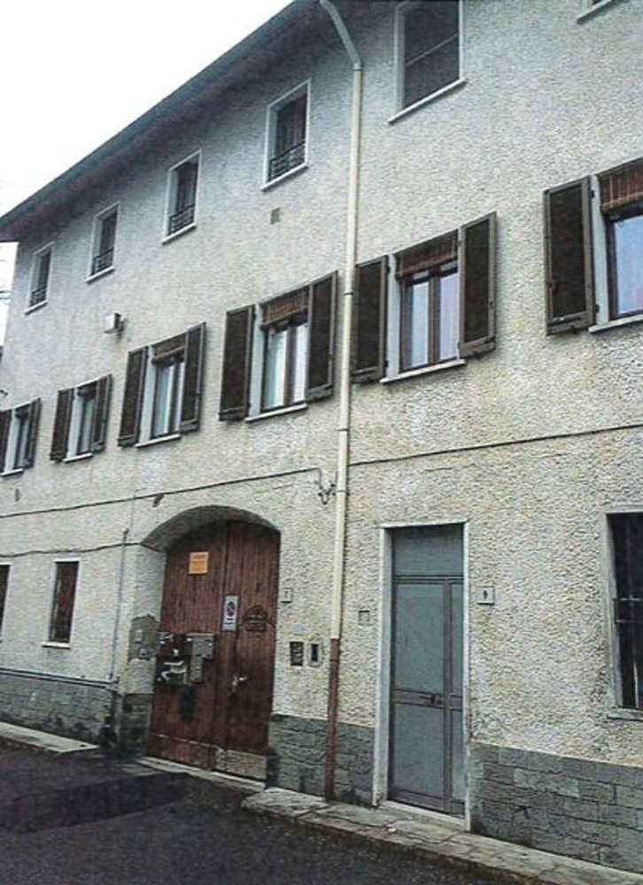 2-salle Appartement à Busto Garolfo, Italy No. 95763