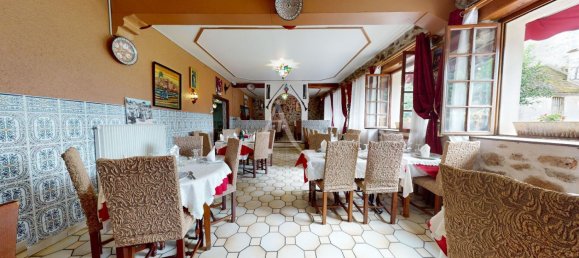 115m² Commercial property in Villeneuve-le-Comte, France No. 176377 3