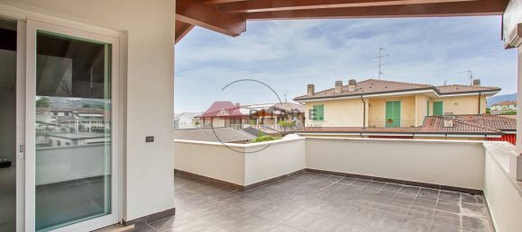 Penthouse T3 em Mazzano, Italy N.º 51435 7