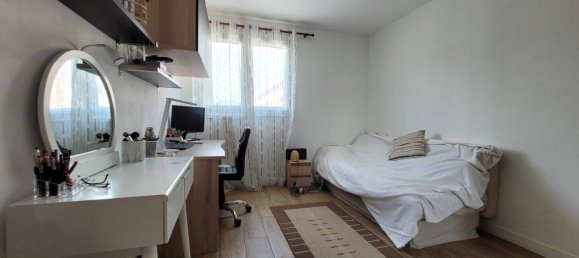 3 bedrooms Apartment in Saint-Laurent-du-Var, France No. 329248 5