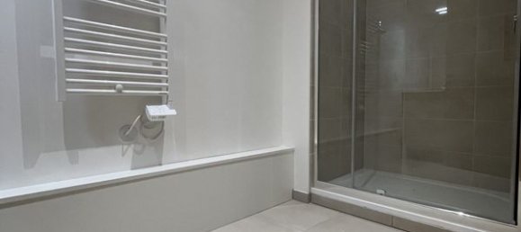 2 bedrooms Apartment in Chartres, France No. 52146 8