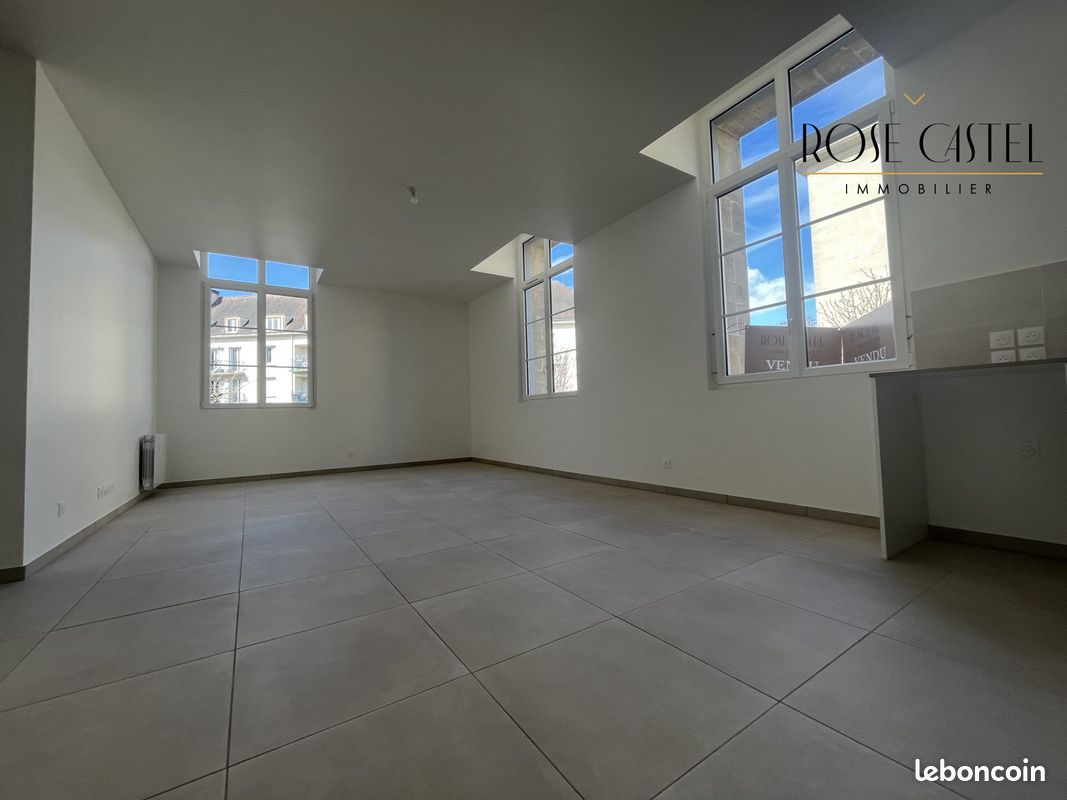 2 bedrooms Apartment in Chartres, France No. 52146