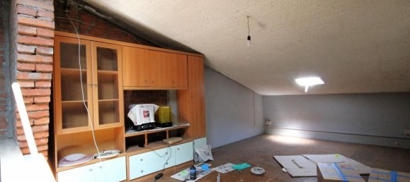 6 rooms Apartment in Capannori, Italy No. 274035 11