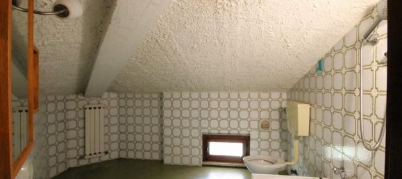 6 rooms Apartment in Capannori, Italy No. 274035 14