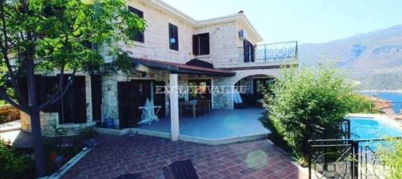 Villa 4+1 in Kas, Turkey No. 28329 5
