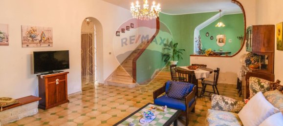 Villa de 4 dormitorios en Adrano, Italy No. 73926 21