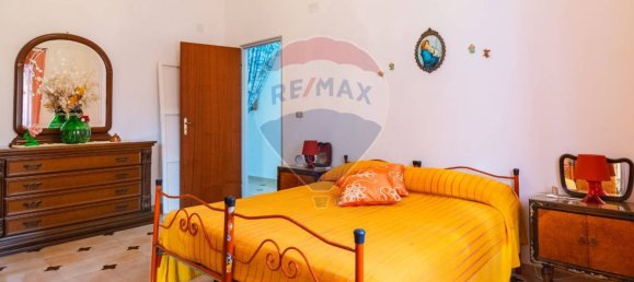 Villa de 4 dormitorios en Adrano, Italy No. 73926 9