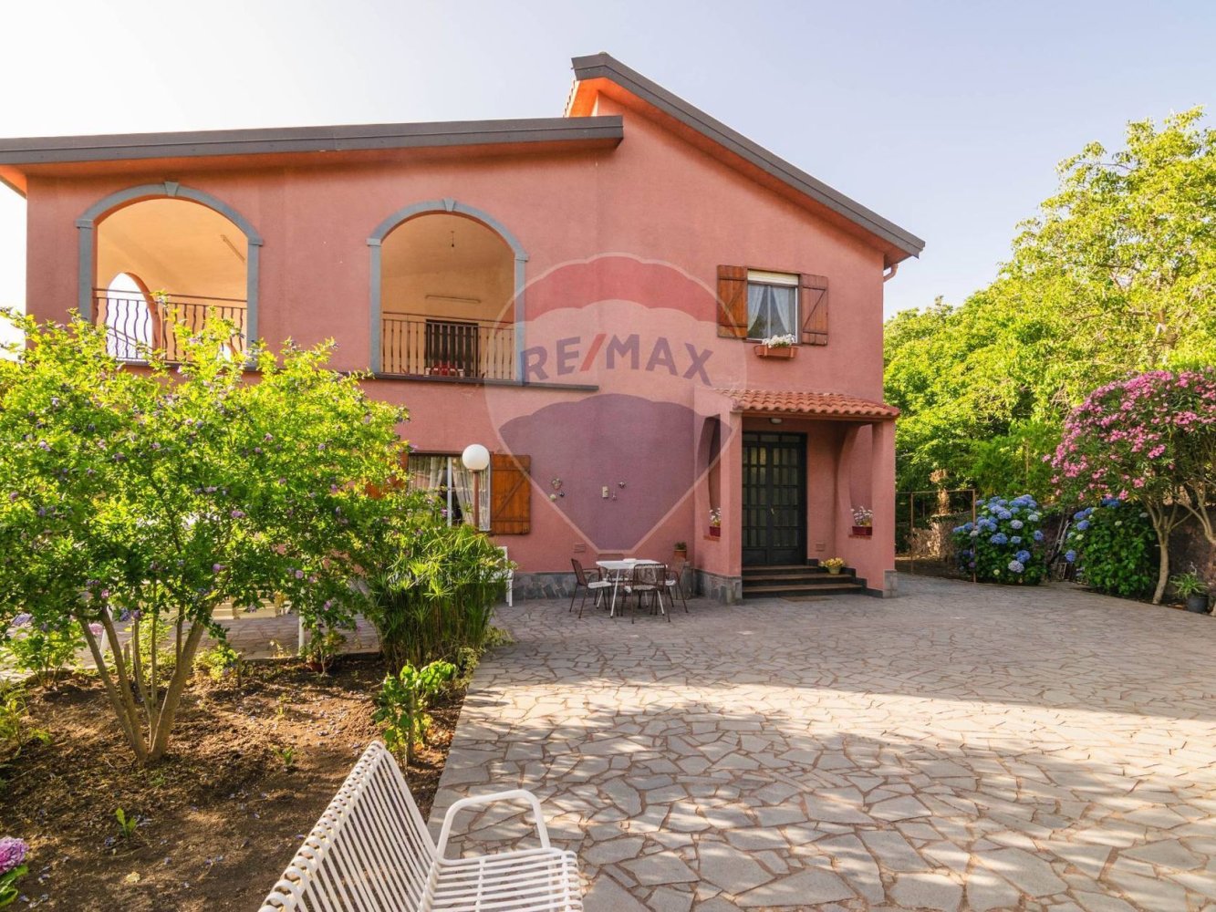 Villa de 4 dormitorios en Adrano, Italy No. 73926