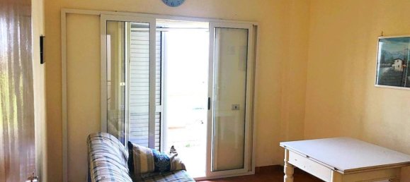 2-salle Appartement à Cellole, Italy No. 37056 12