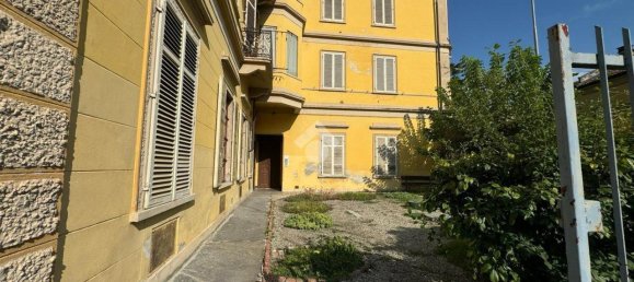 4-salle Appartement à Verzuolo, Italy No. 24713 18