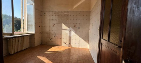 4-salle Appartement à Verzuolo, Italy No. 24713 7