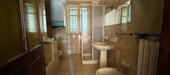 4-salle Appartement à Verzuolo, Italy No. 24713 14