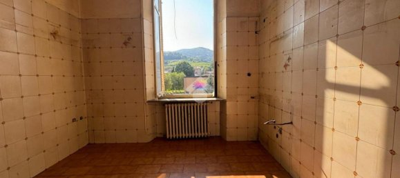 4-salle Appartement à Verzuolo, Italy No. 24713 9