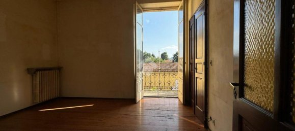 4-salle Appartement à Verzuolo, Italy No. 24713 6