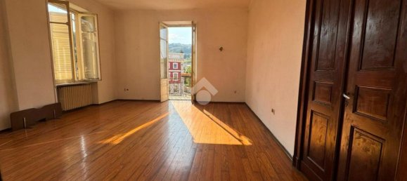 4-salle Appartement à Verzuolo, Italy No. 24713 2