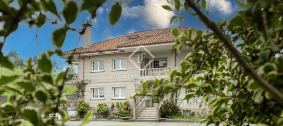 9 bedrooms Villa in A Coruna, Spain No. 47419 2