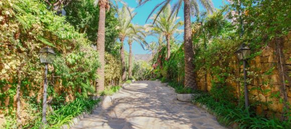 5 bedrooms Villa in Marbella Golden Mile, Spain No. 2953 10