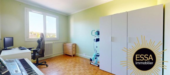 Квартира с 2 спальнями в Вирофле, Франция № 325400 20