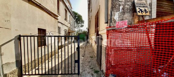 4 rooms Building in Catanzaro, Italy No. 80053 3