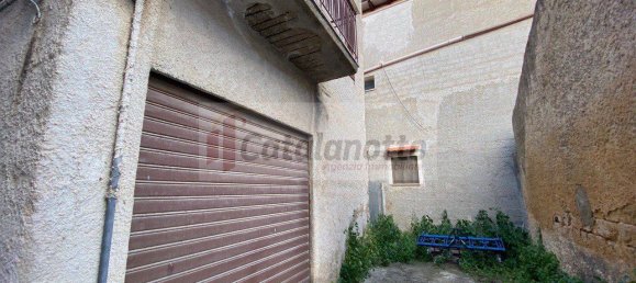 Квартира с 2 спальнями в Кастельветрано, Италия № 116260 21