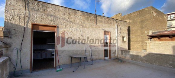 Квартира с 2 спальнями в Кастельветрано, Италия № 116260 20