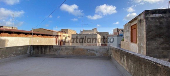 Квартира с 2 спальнями в Кастельветрано, Италия № 116260 18