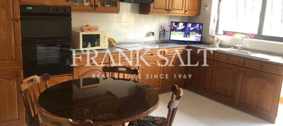 4 bedrooms Villa in Attard, Malta No. 11262 4