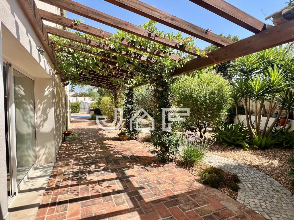 5 bedrooms House in Sao Bras de Alportel, Portugal No. 285182