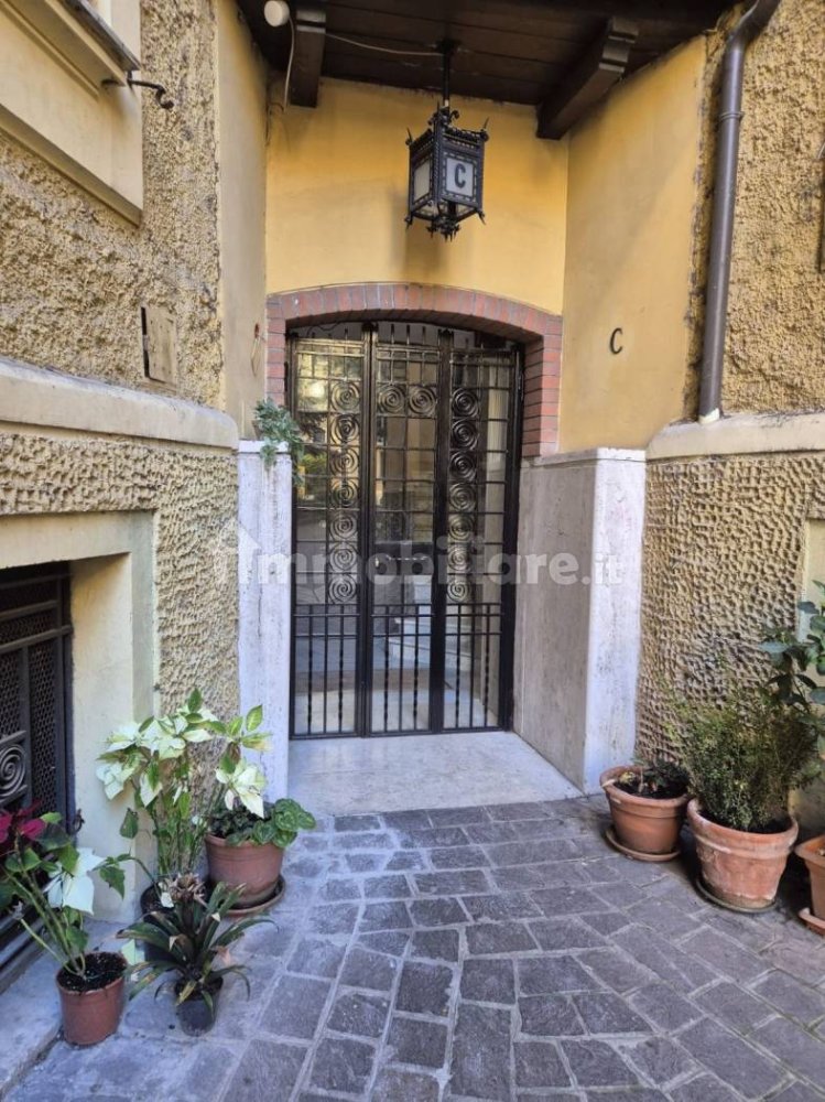 Entrepôt à Rome, Italy 8m² No. 202984