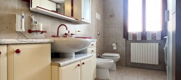 Casa de 4 habitaciónes en Piombino Dese, Italy No. 283054 11