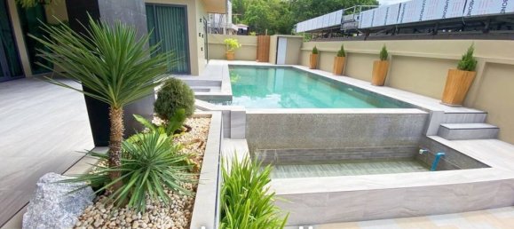 5 bedrooms Villa in Pattaya, Thailand No. 15946 3