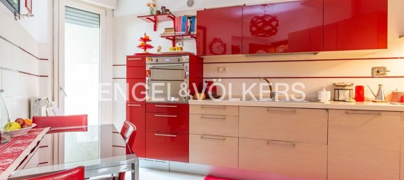 4 rooms Apartment in Rome, Italy No. 132421 10