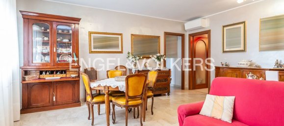 4 rooms Apartment in Rome, Italy No. 132421 2