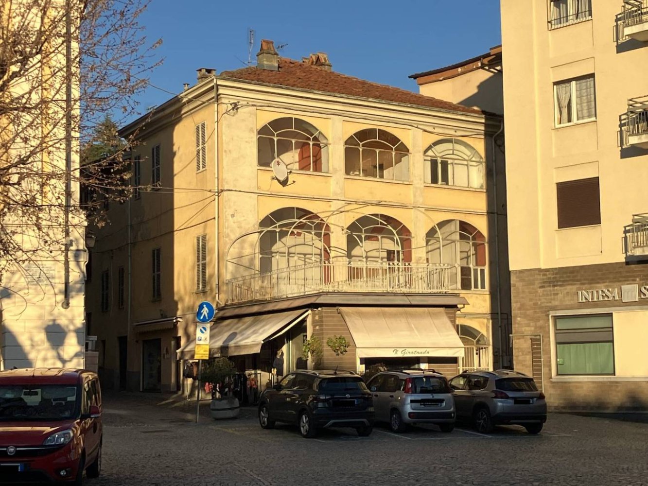 Edificio de 5 habitaciónes en Castellamonte, Italy No. 88999