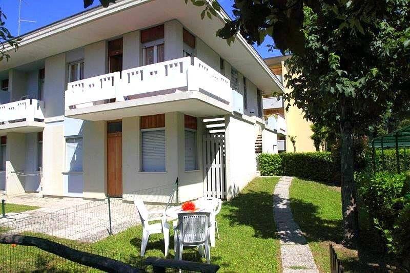 Casa de 3 habitaciónes en San Michele al Tagliamento, Italy No. 117860