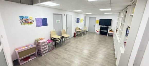 120m² Commercial property in Perpignan, France No. 314996 4