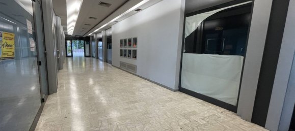 44m² Commercial property in Vasto, Italy No. 39766 11