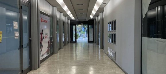 44m² Commercial property in Vasto, Italy No. 39766 9