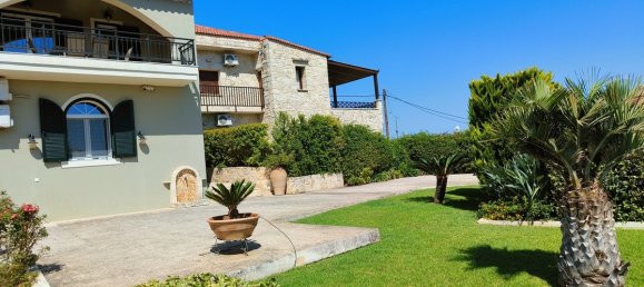 2 bedrooms Commercial property in Chania, Greece No. 881 2