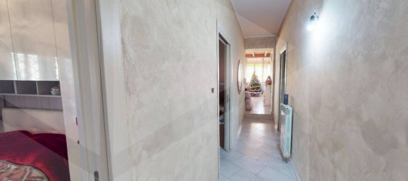 3غرفة شقة في Pomigliano d'Arco, Italy رقم 22048 11