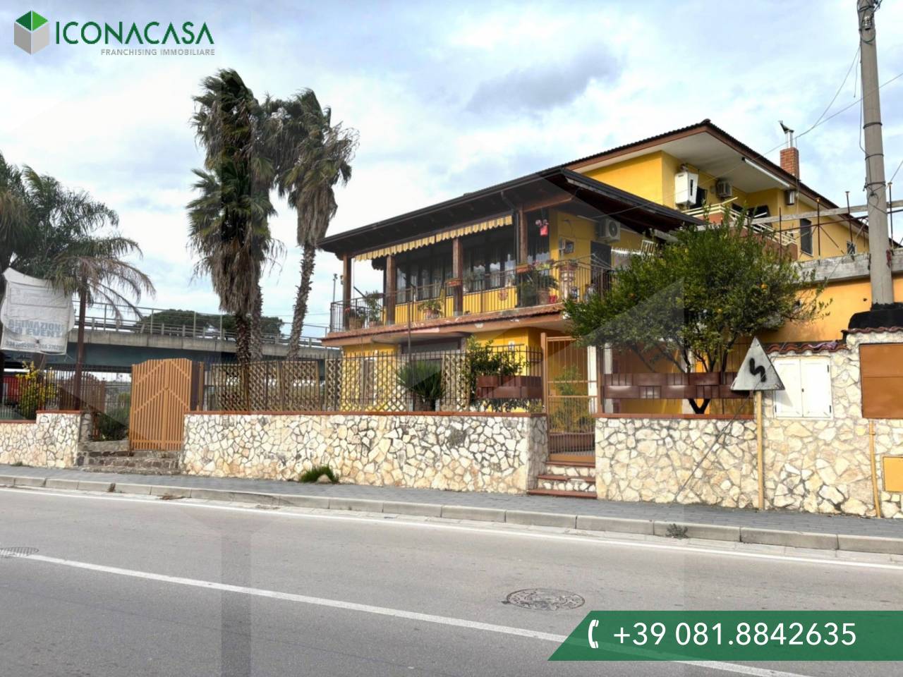 3غرفة شقة في Pomigliano d'Arco, Italy رقم 22048