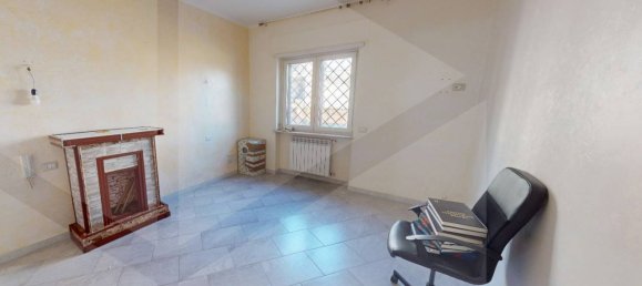 3غرفة شقة في Pomigliano d'Arco, Italy رقم 22048 9