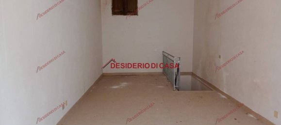 2 rooms Commercial property in Trapani, Italy No. 353465 12
